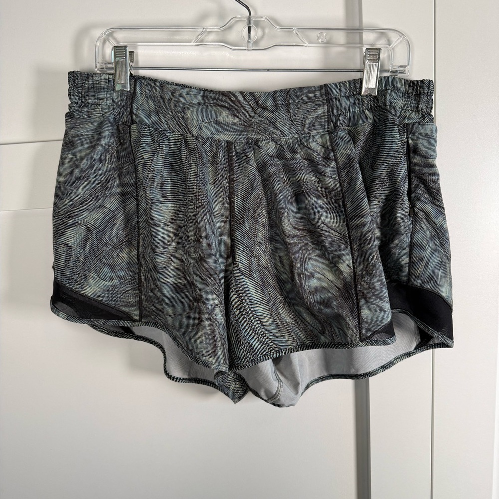 Lululemon Black and Gray green Patterned Athletic Shorts